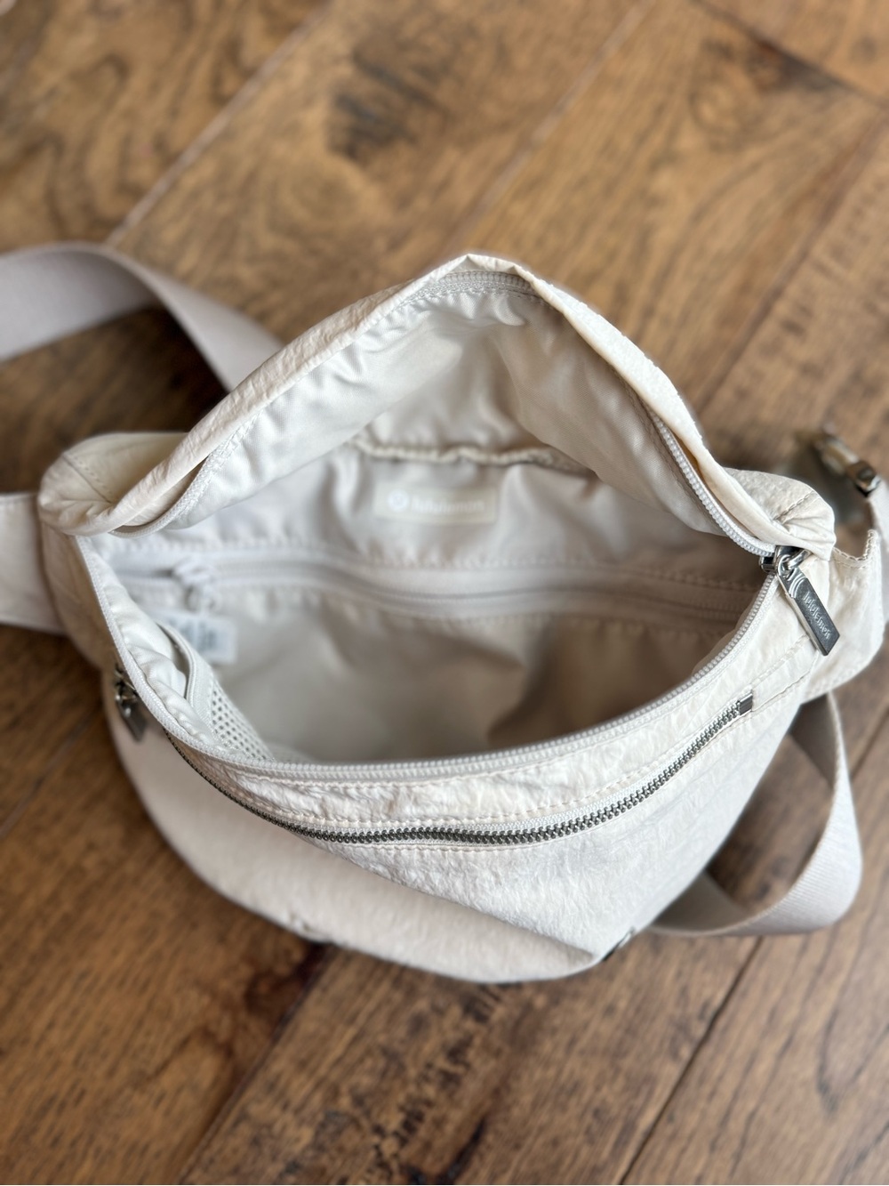 Lululemon athletica City Adventurer Belt Bag 2.5 L- cream Fanny Pack purse- EUC - Picture 5 of 7